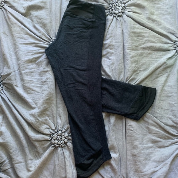Lululemon cropped leggings - Picture 2 of 4